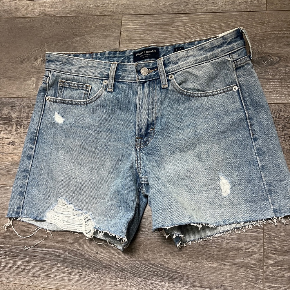 Lucky Brand Womens Short 6 Denim Boyfriend Short 100% cotton Distressed
